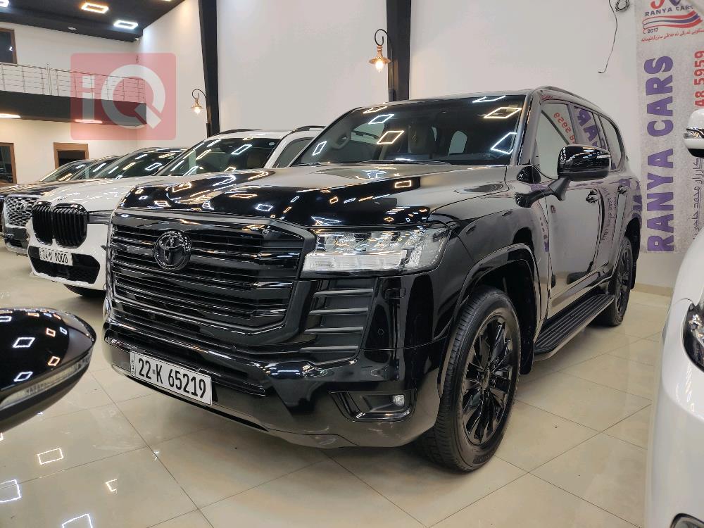 تۆیۆتا لاند کروزەر